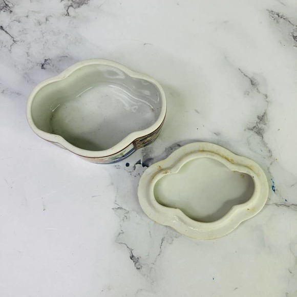 Vintage Imari Style Porcelain Trinket Box Lotus Floral Japan - Picture 7 of 9